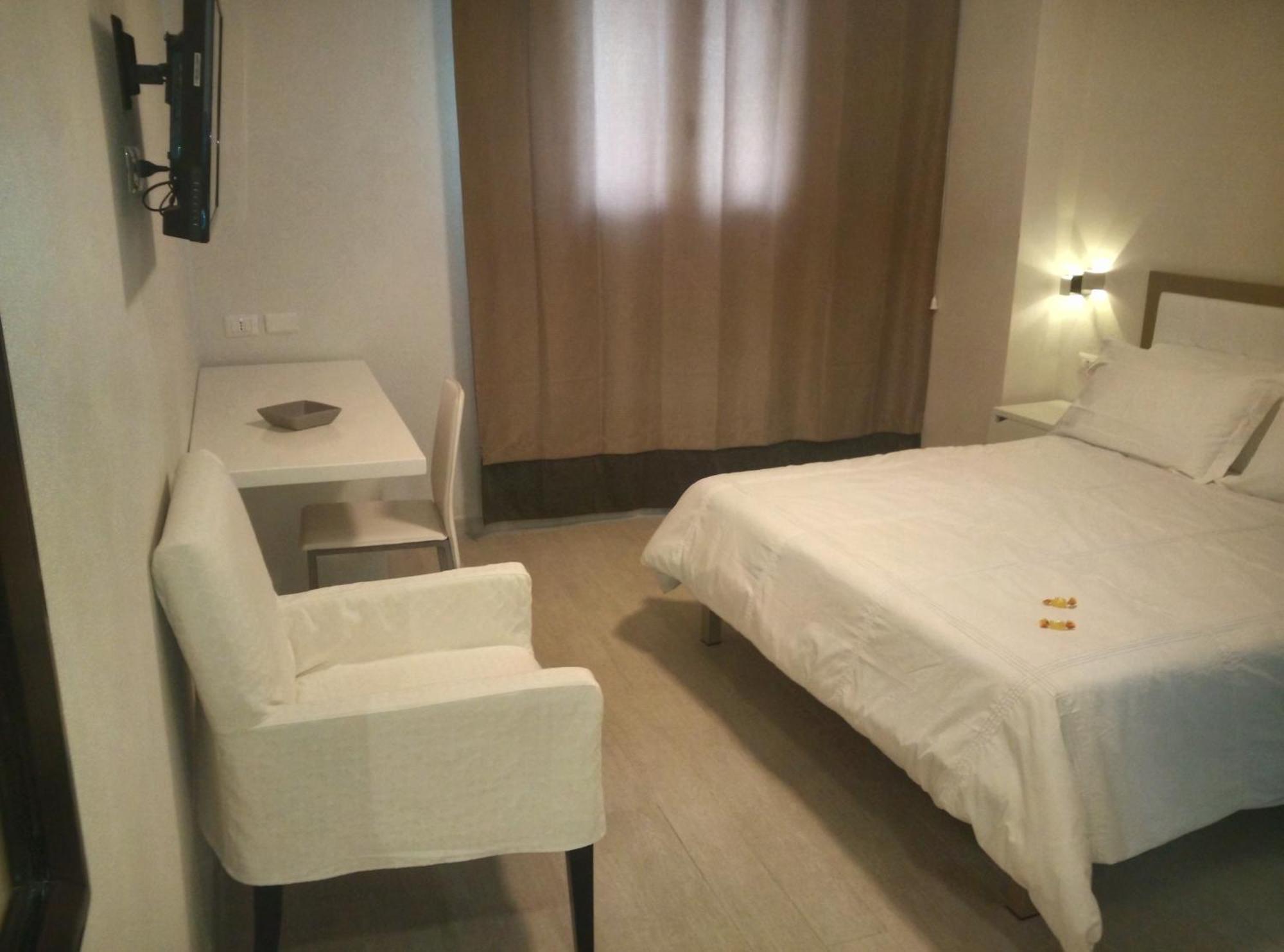 Mina Accomodation トロペーア 部屋 写真