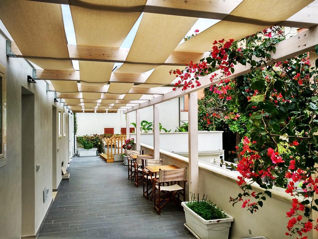 Mina Accomodation トロペーア エクステリア 写真