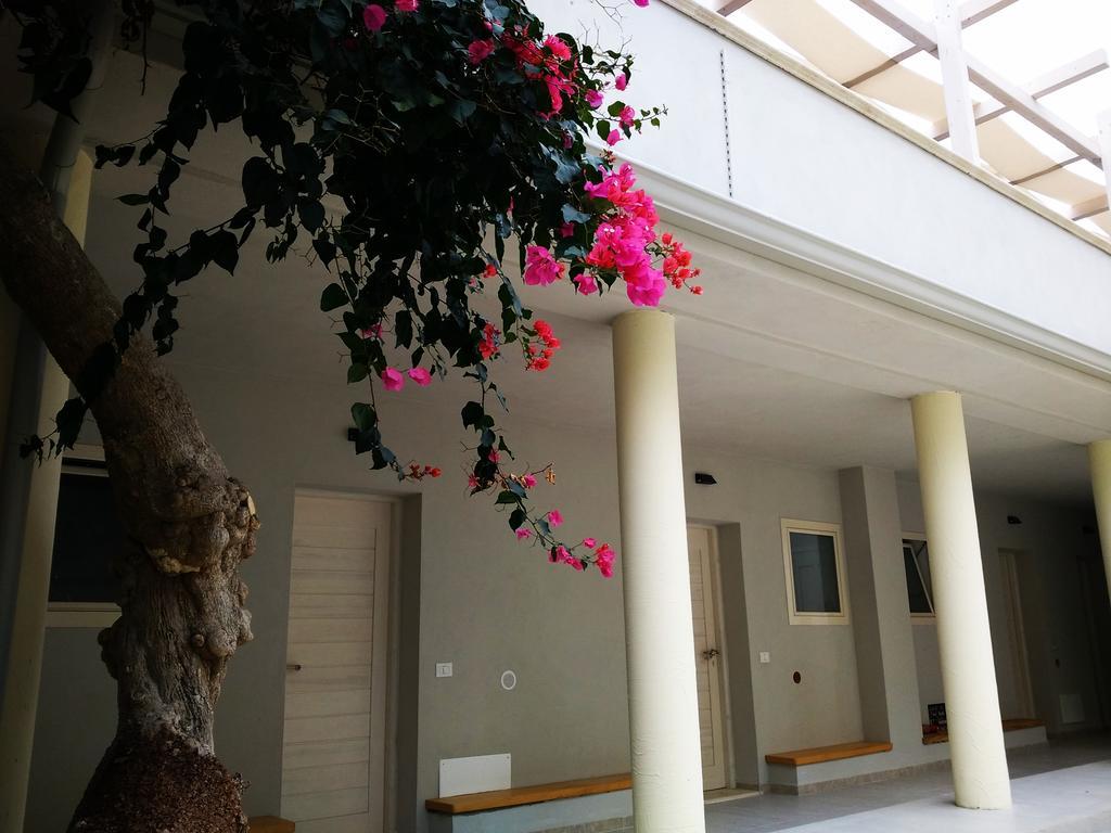 Mina Accomodation トロペーア エクステリア 写真